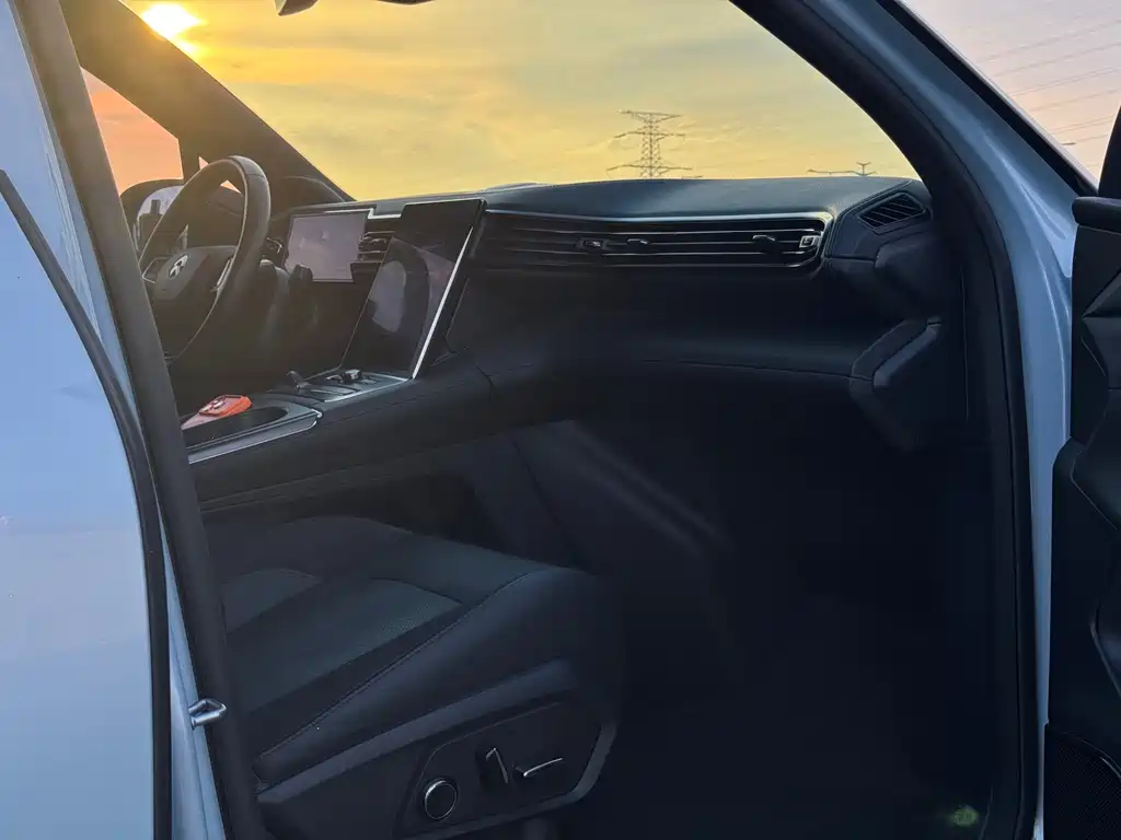 NIO ES6 — миниатюра 10