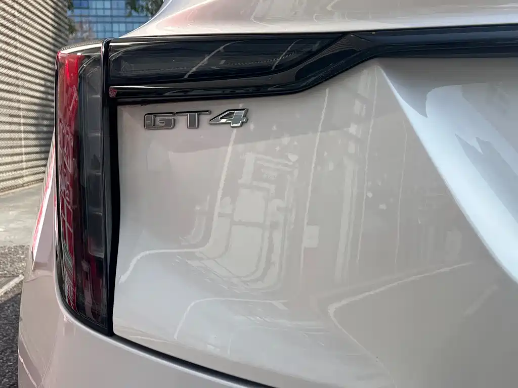 CADILLAC GT4