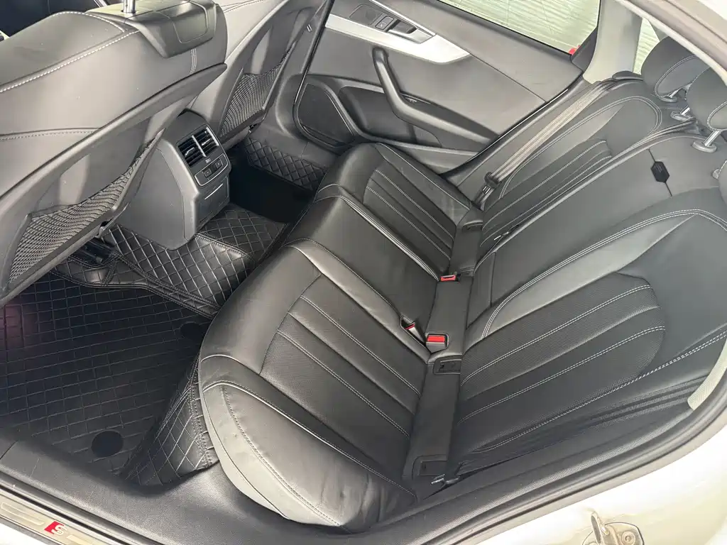 Audi A4L — миниатюра 7