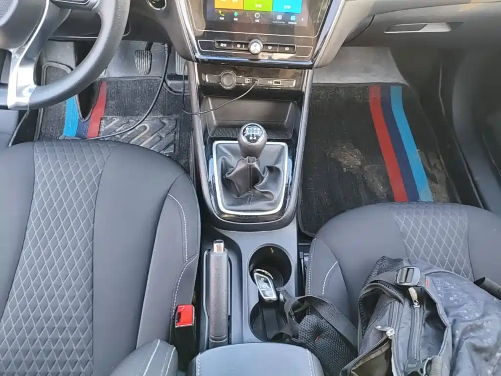 Roewe i5 — миниатюра 14