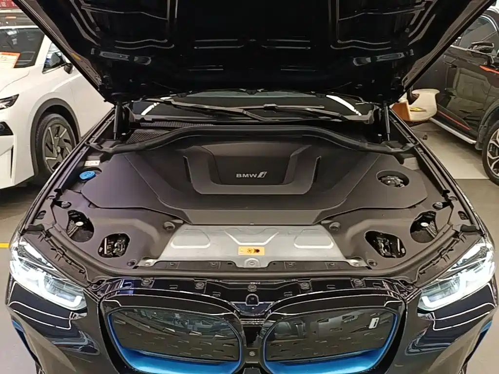 BMW iX3 — миниатюра 20