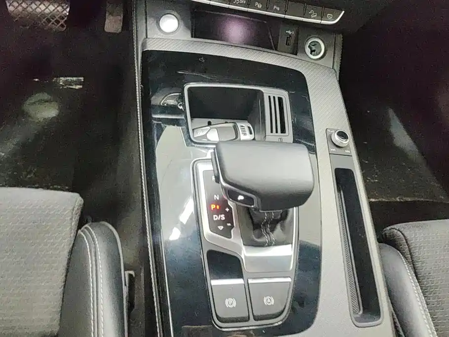 Audi Q5L Sportback — миниатюра 16