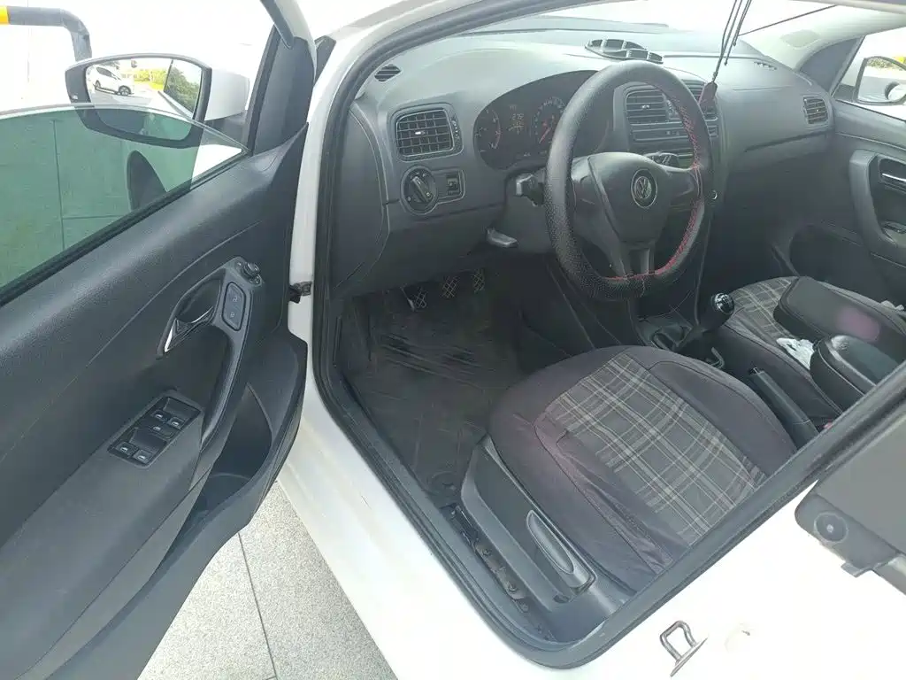 Volkswagen Polo — миниатюра 12