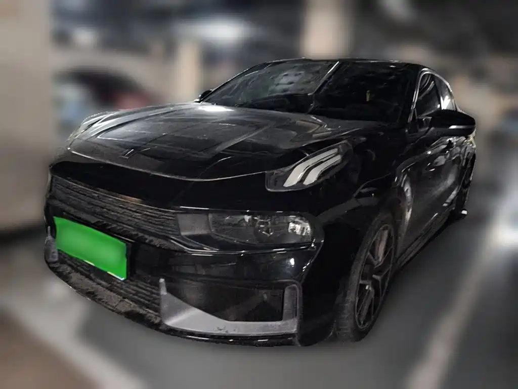 Lynk & Co 03