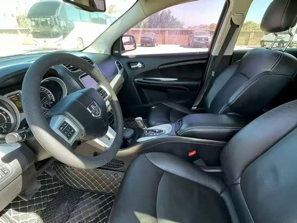 Dodge Journey — миниатюра 5