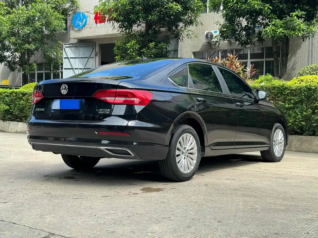 Volkswagen Lavida — миниатюра 4