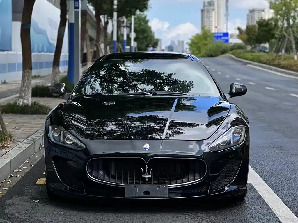 Maserati GranTurismo 2012 4.7L MC Stradale