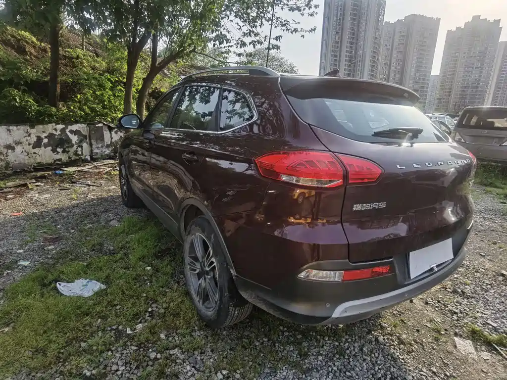 Changfeng CS10 2017 2.0T MT
