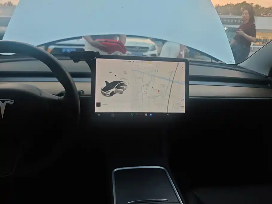 Tesla Model 3 — миниатюра 13