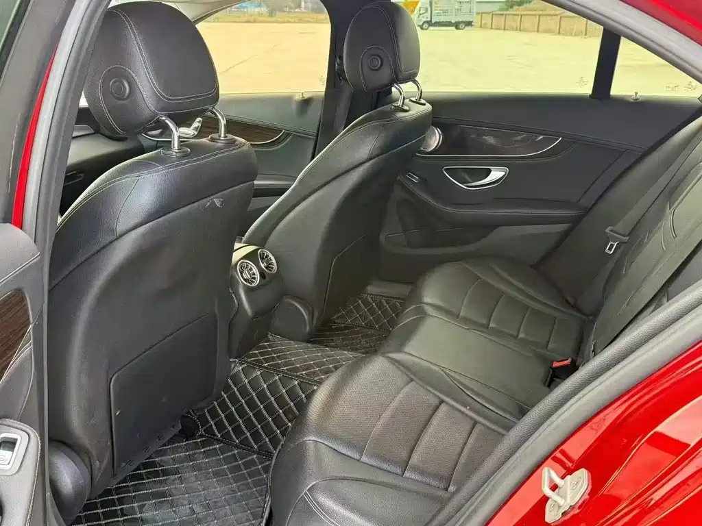 Mercedes-Benz C-Class — миниатюра 6