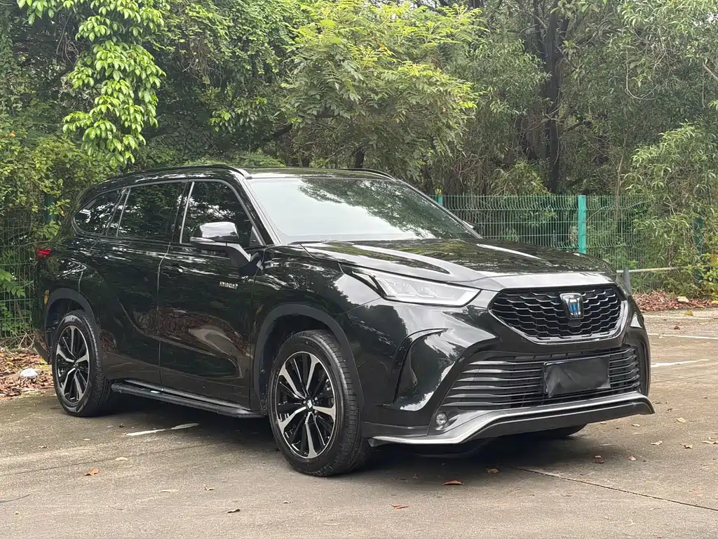 Toyota Crown Kluger — миниатюра 2
