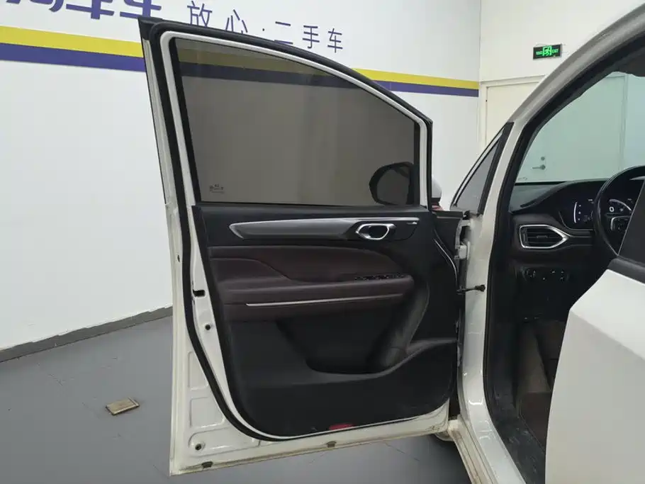 GAC Motor Trumpchi M6 — миниатюра 7