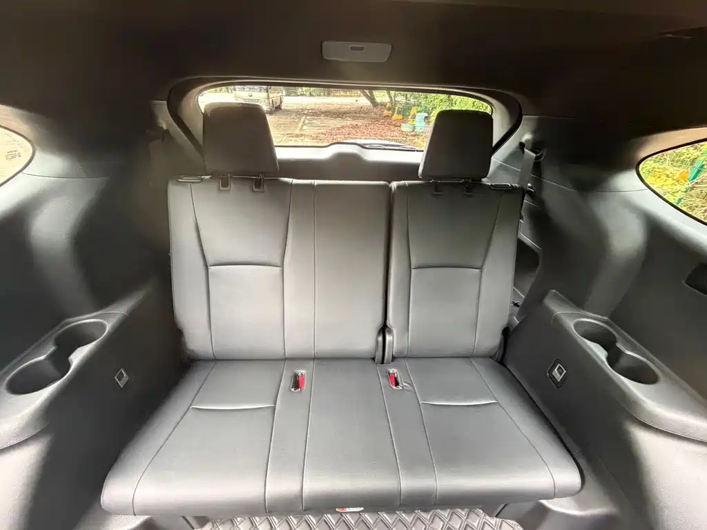 Toyota Crown Kluger — миниатюра 10
