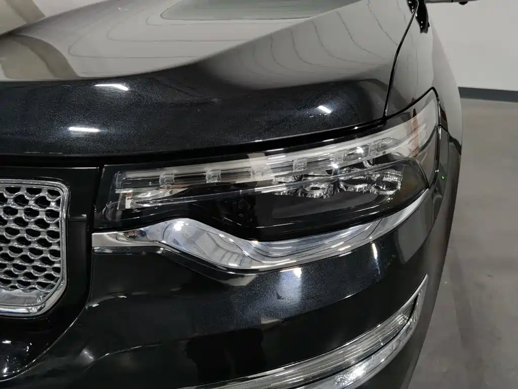 Jeep Grand Commander — миниатюра 7