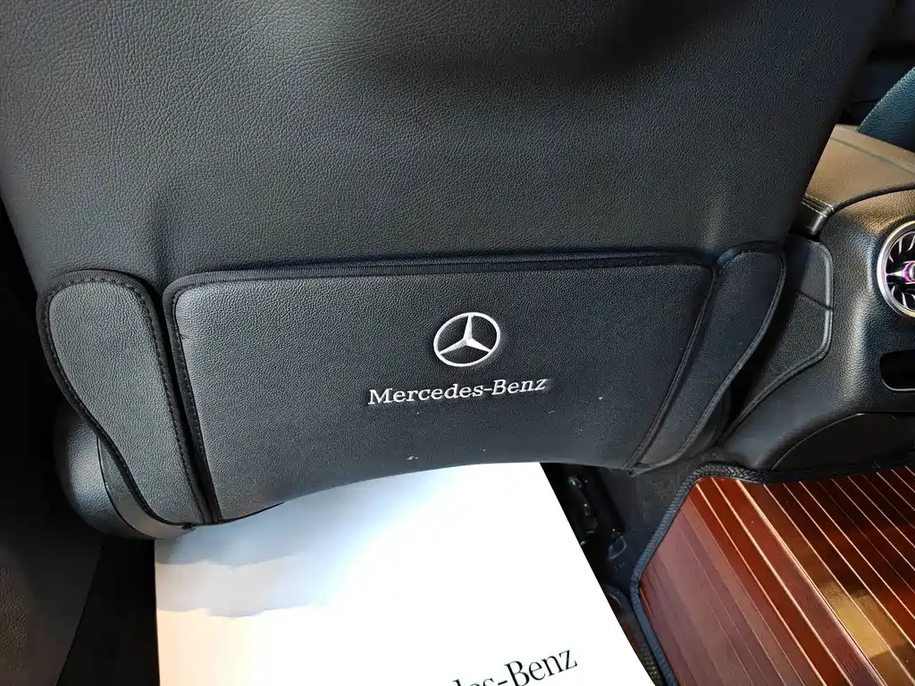 Mercedes-Benz C-Class — миниатюра 8