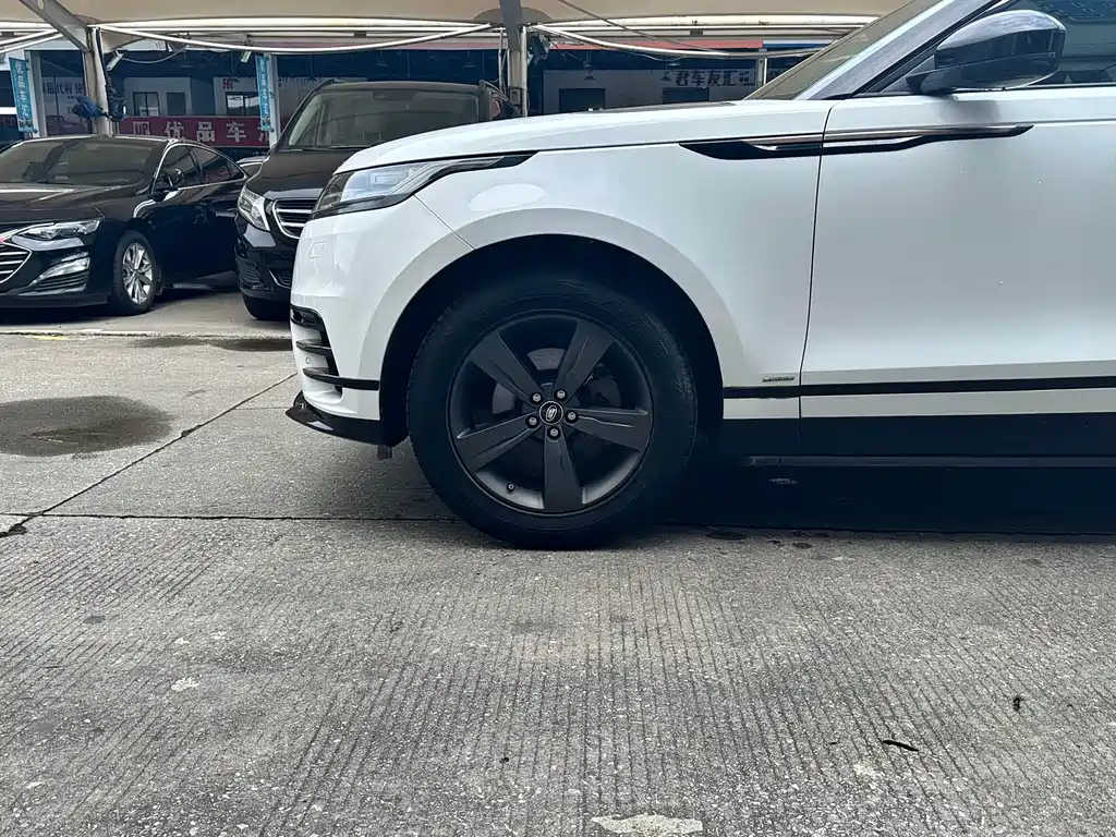 Land Rover Velar — миниатюра 17