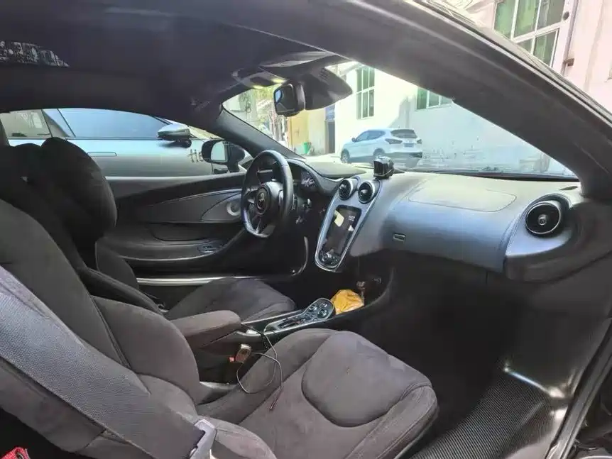 McLaren 570 — миниатюра 3