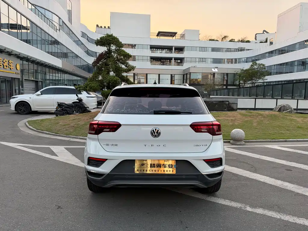 Volkswagen T-Roc — миниатюра 10