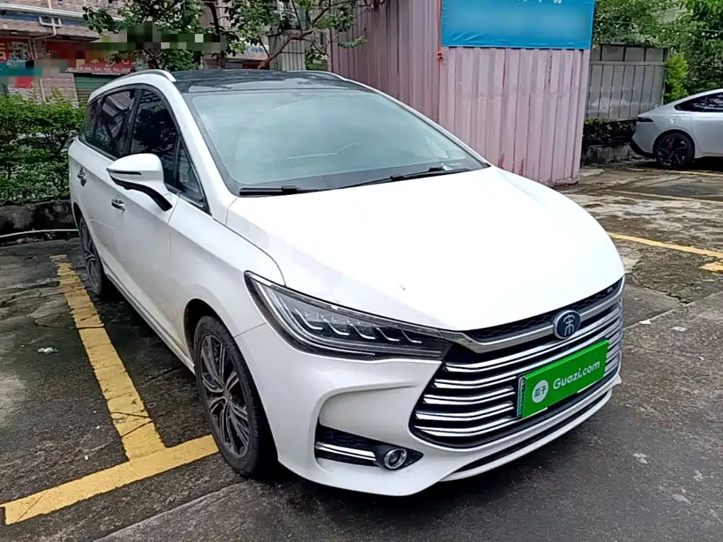 BYD MAX New Energy — миниатюра 4