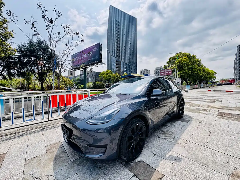 Tesla Model Y 2022