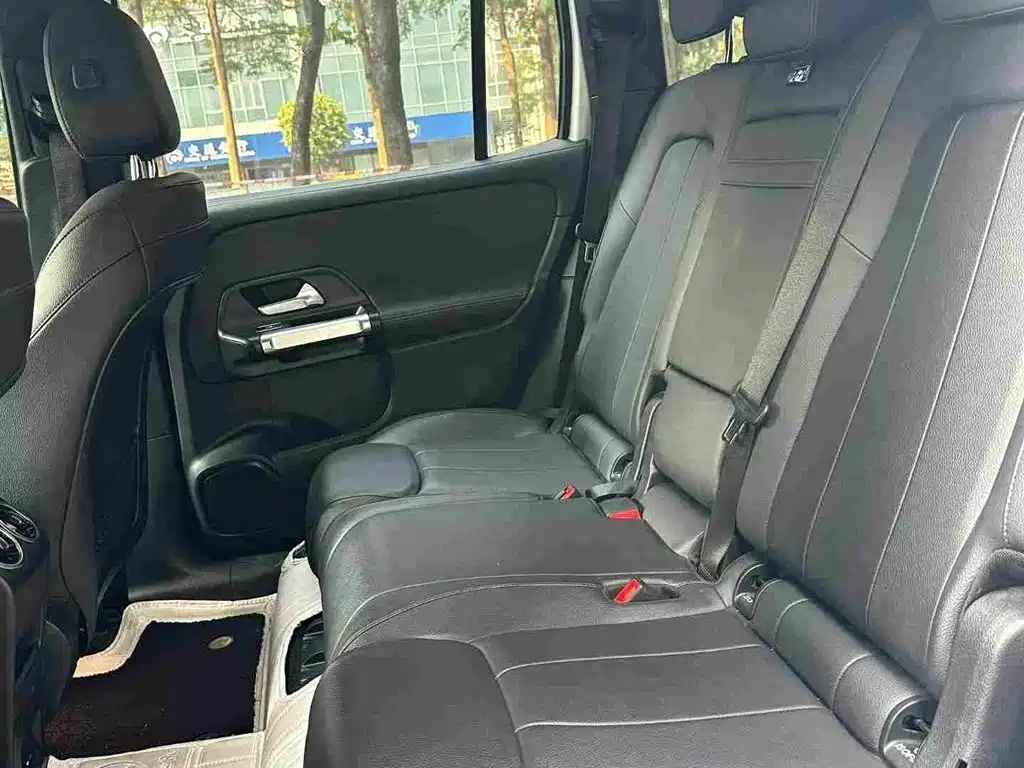 Mercedes-Benz GLB — миниатюра 10