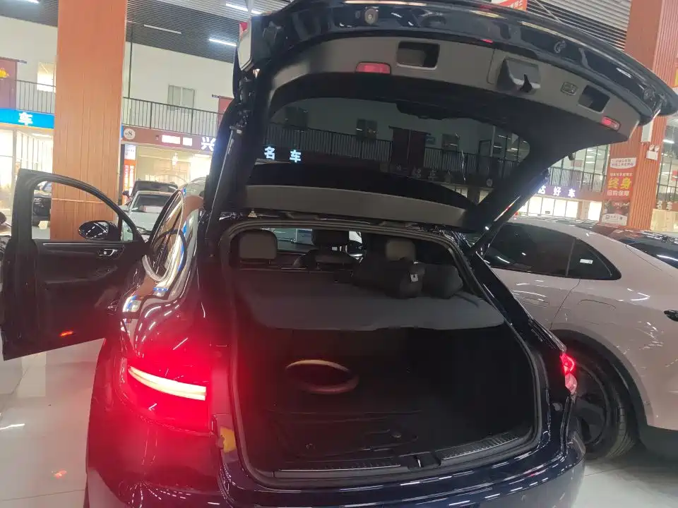 Porsche Macan — миниатюра 15