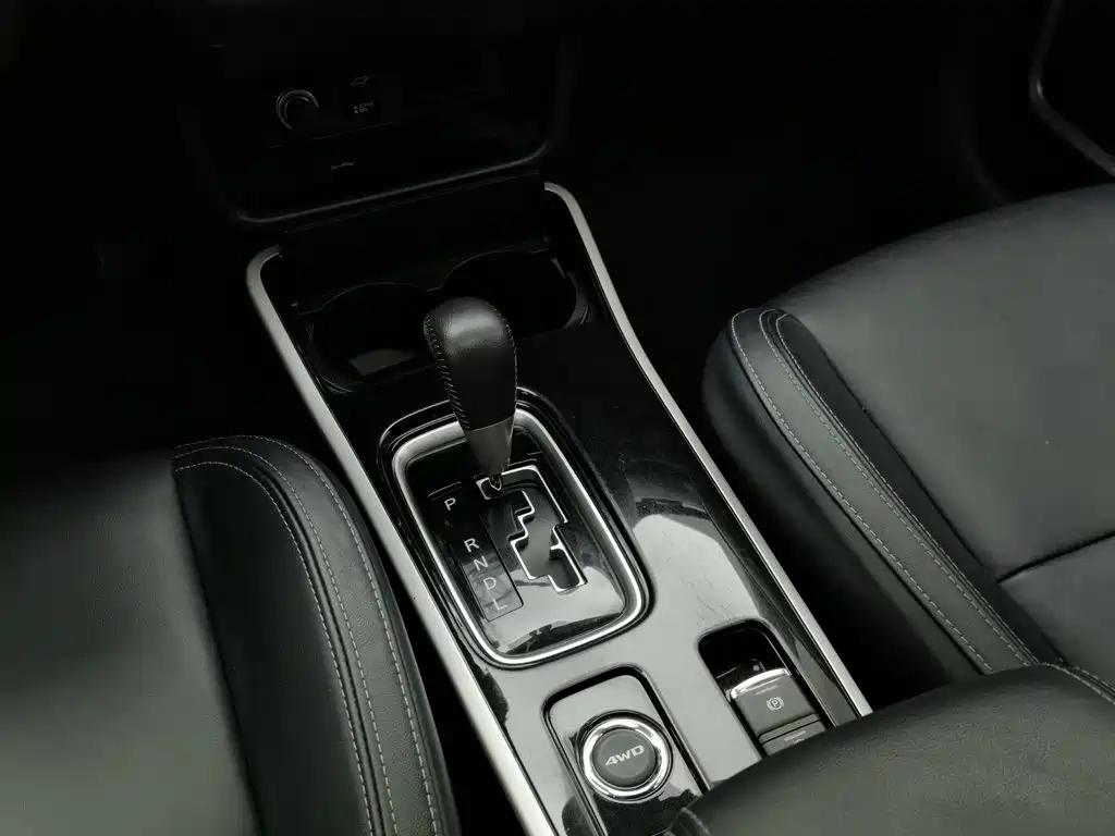 Mitsubishi Outlander — миниатюра 13