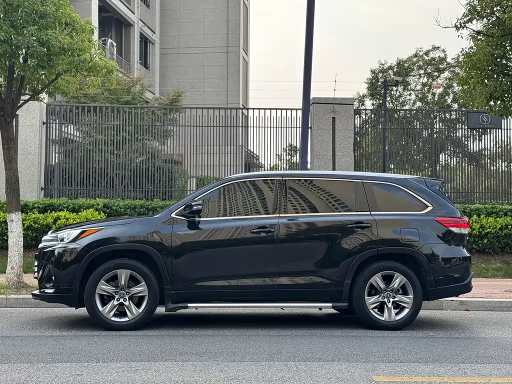Toyota Highlander — миниатюра 2