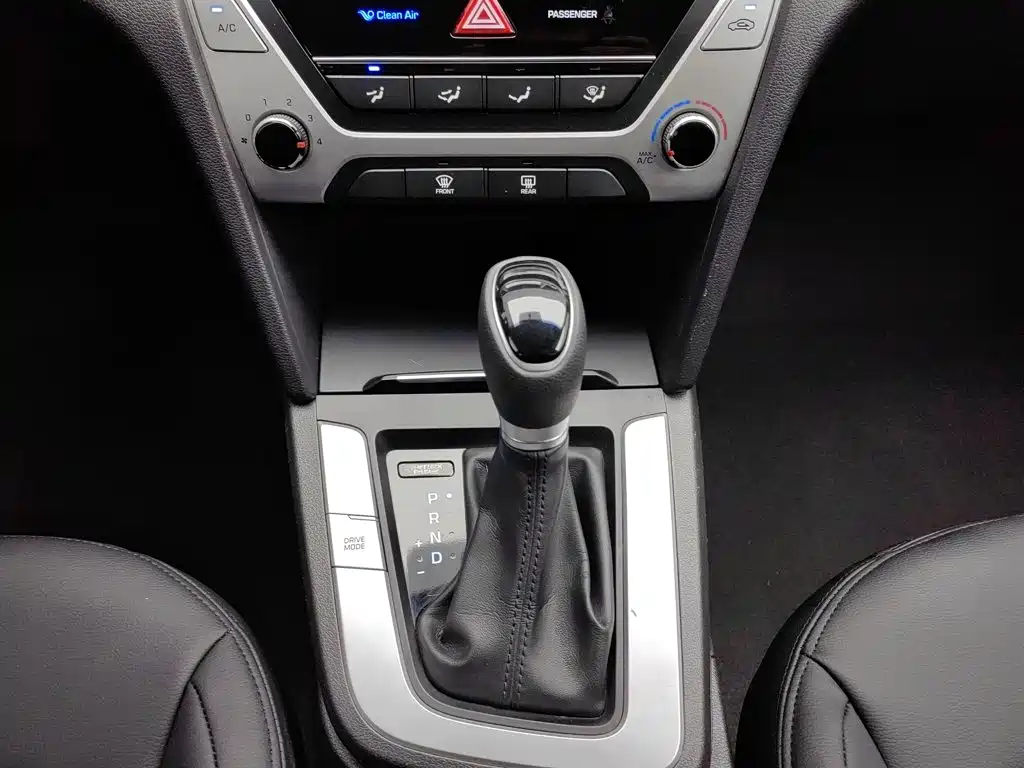 Hyundai Elantra — миниатюра 13