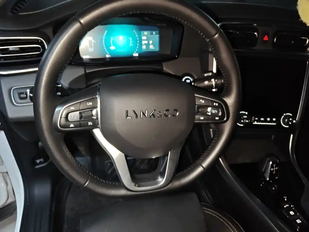 Lynk & Co 01 — миниатюра 6