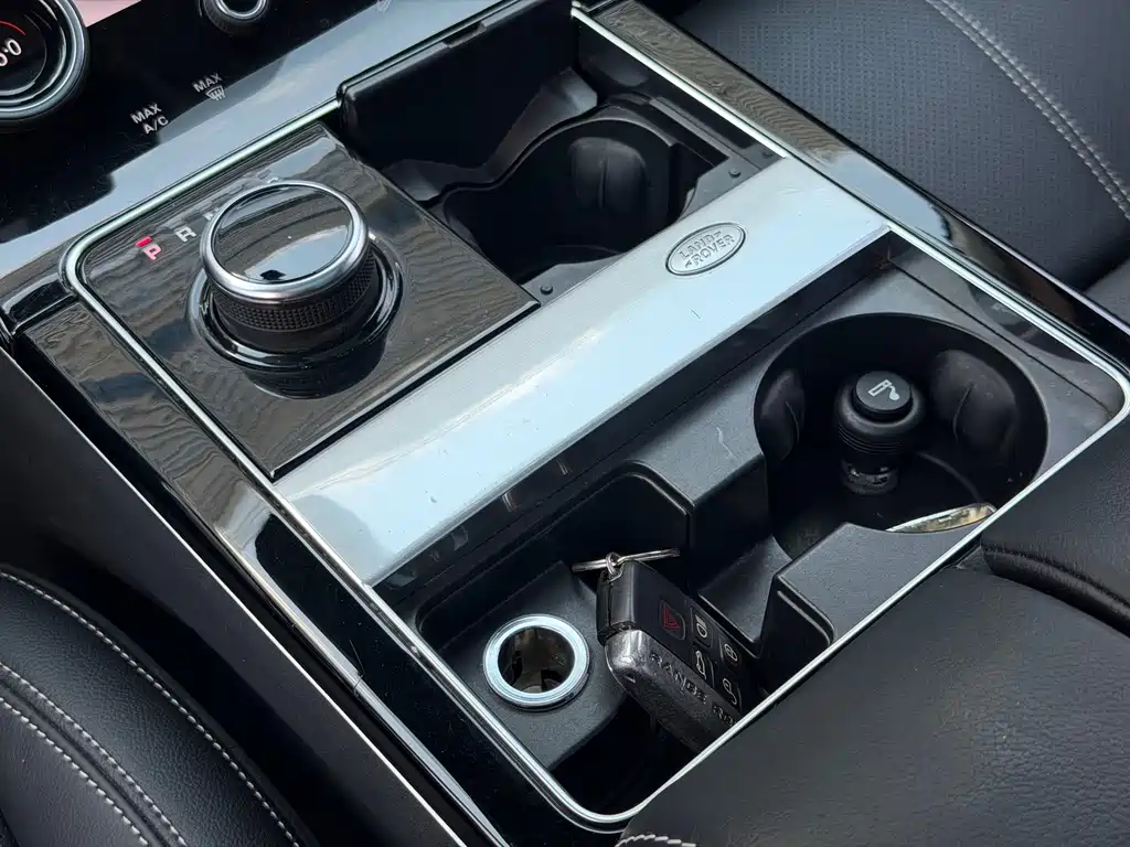 Land Rover Velar — миниатюра 11