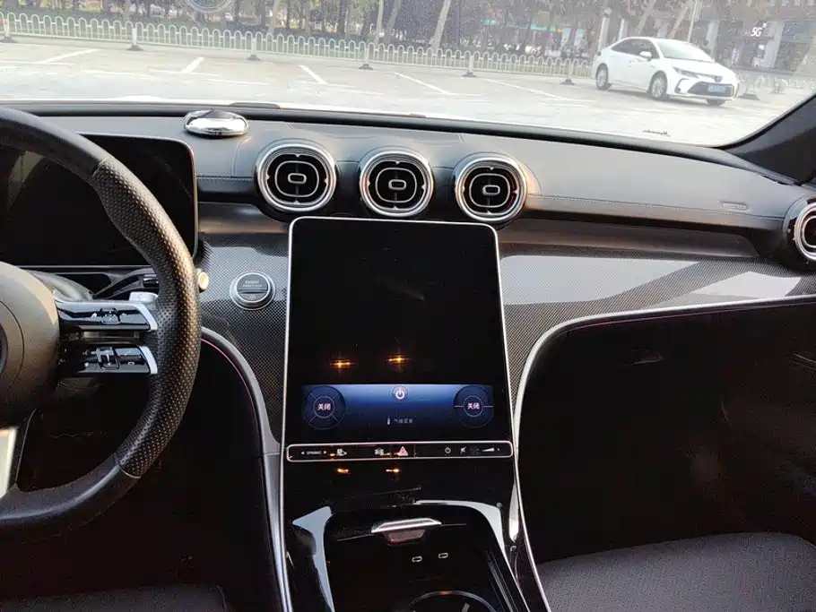 Mercedes-Benz C-Class — миниатюра 13