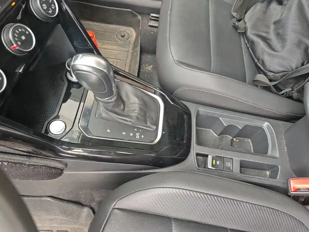 Volkswagen T-Roc — миниатюра 14