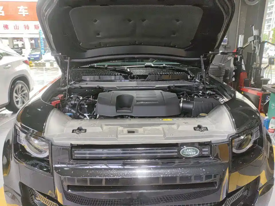 Land Rover Defender — миниатюра 9