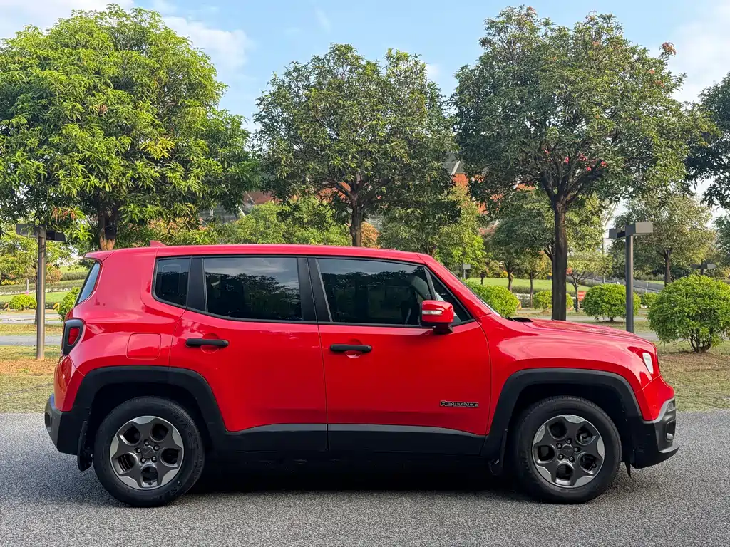 Jeep Renegade — миниатюра 7