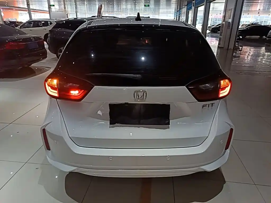 Honda Fit — миниатюра 6
