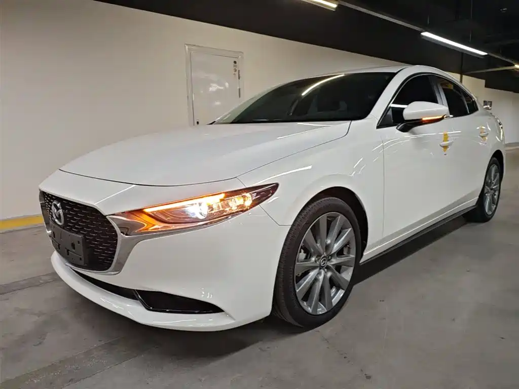 Mazda 3 Axela 2024