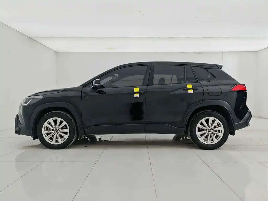 Toyota Corolla Cross — миниатюра 14
