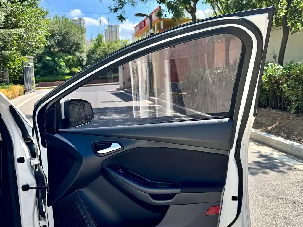 Ford Focus — миниатюра 18