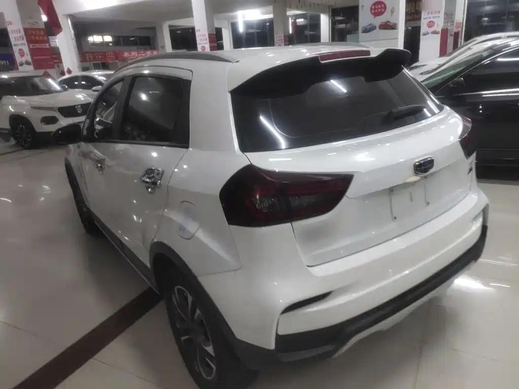 Geely Vision X3 — миниатюра 5