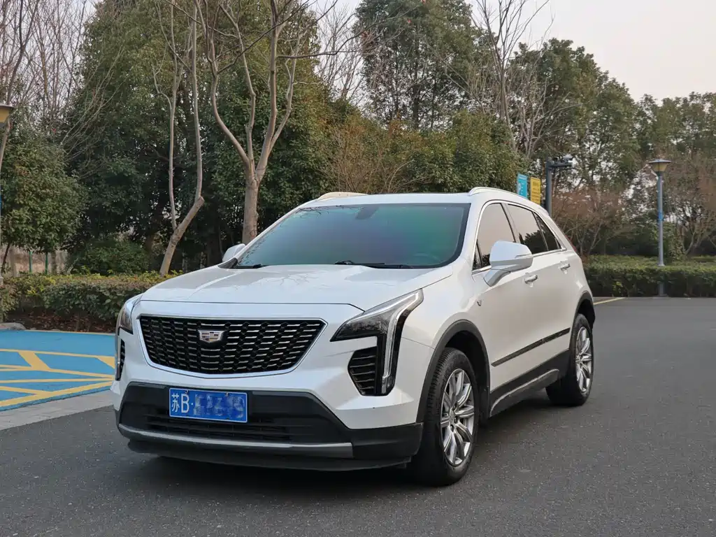 CADILLAC XT4