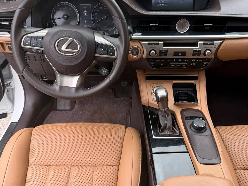 Lexus ES — миниатюра 8