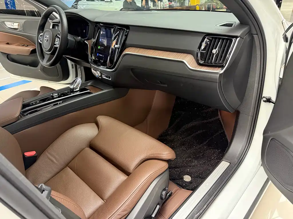 Volvo S60 — миниатюра 7