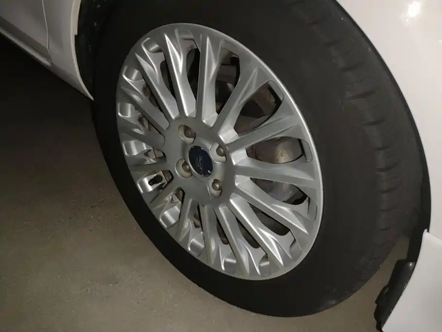Ford Fiesta — миниатюра 6