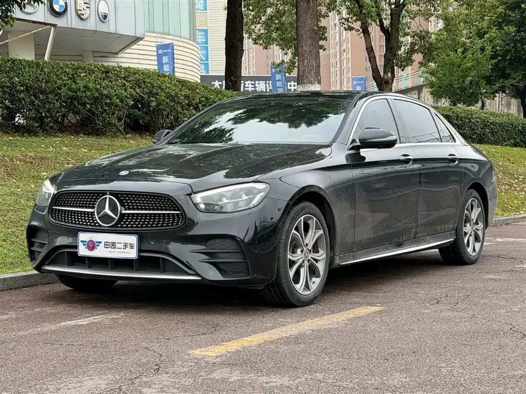 Mercedes-Benz E-Class 2022
