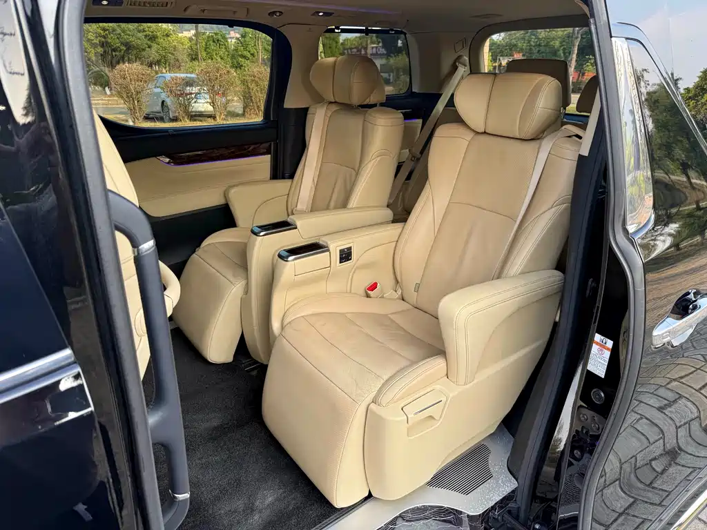 Toyota Alphard 2018 3.5L Luxury