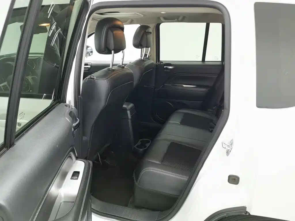 Jeep Compass (Import) — миниатюра 15