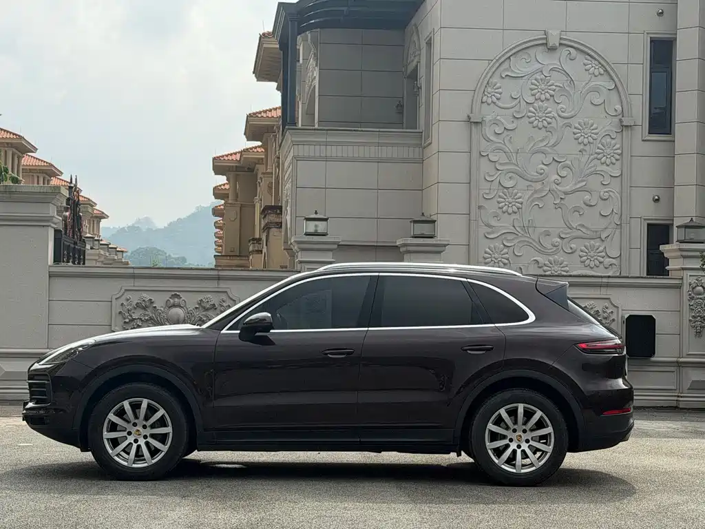 Porsche Cayenne — миниатюра 8