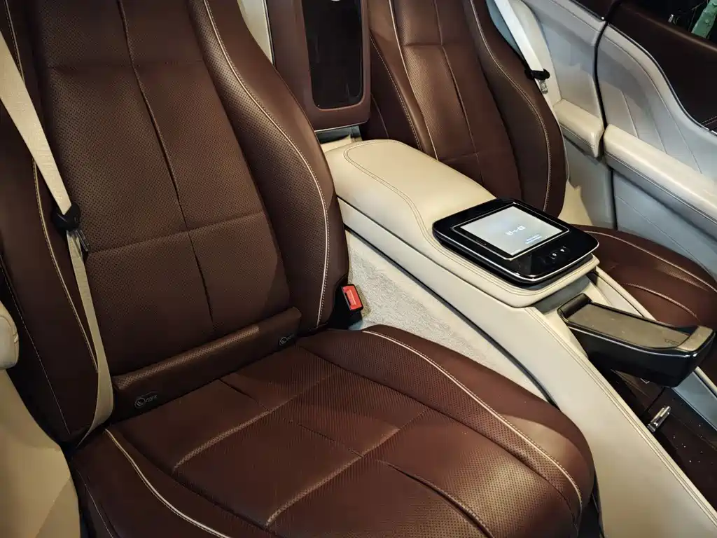 MERCEDES-BENZ MAYBACH GLS