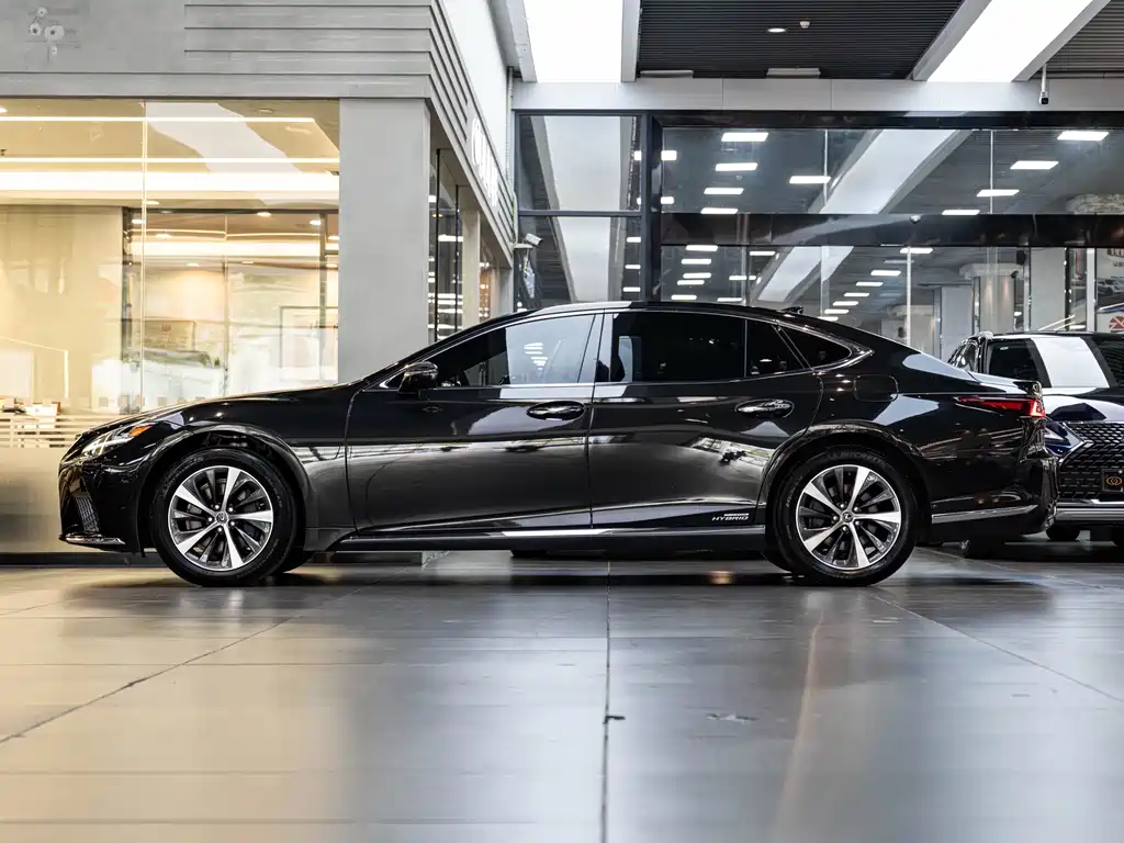 Lexus LS — миниатюра 4